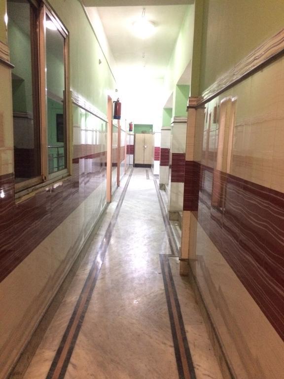 Oyo 16064 Tirupati Lodge Siliguri Zewnętrze zdjęcie