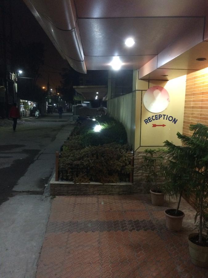 Oyo 16064 Tirupati Lodge Siliguri Zewnętrze zdjęcie