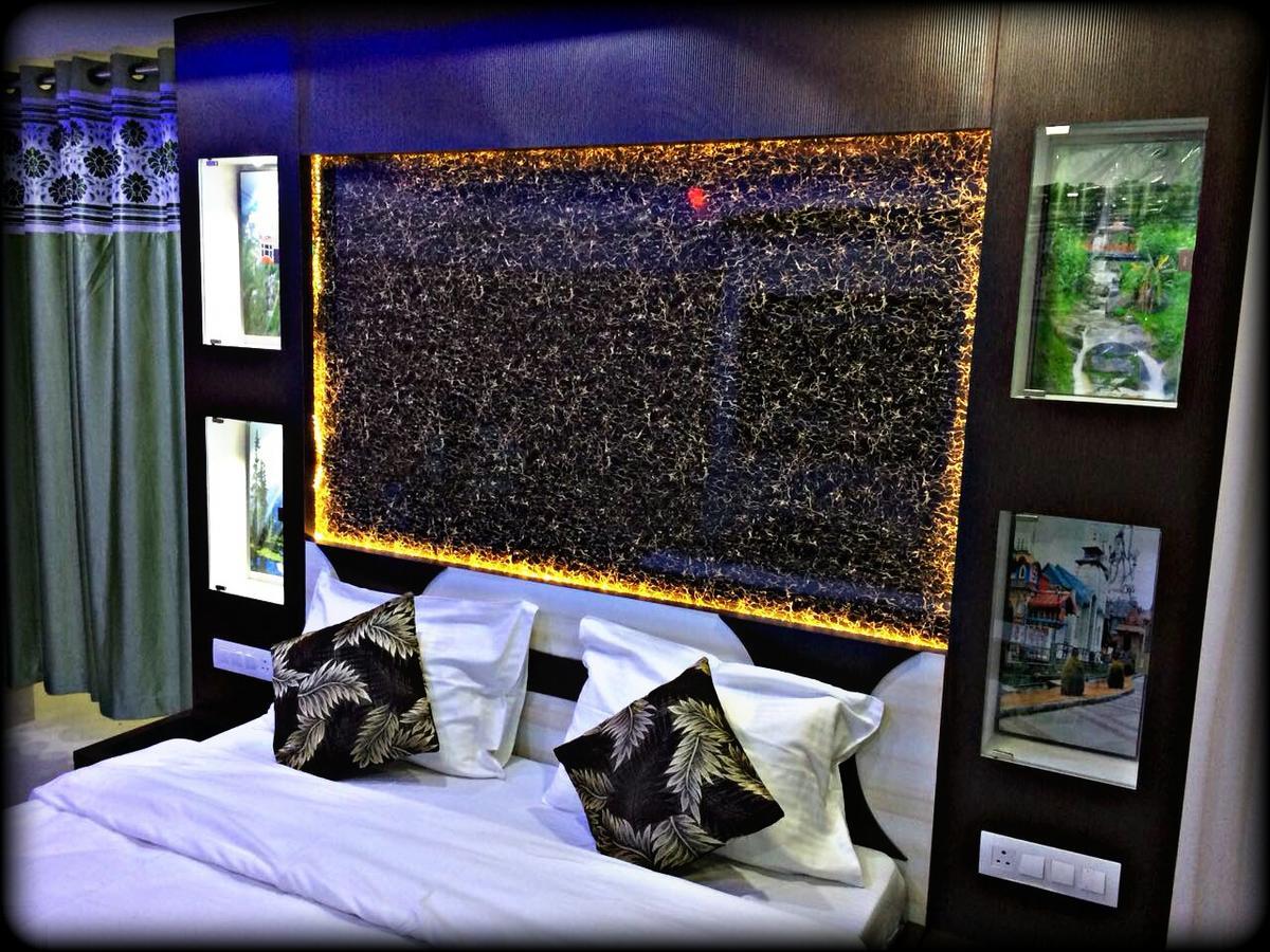 Oyo 16064 Tirupati Lodge Siliguri Zewnętrze zdjęcie